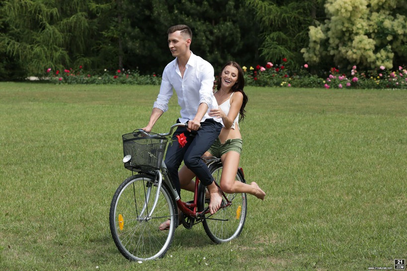 Katy On A Bicycle - picture 2
