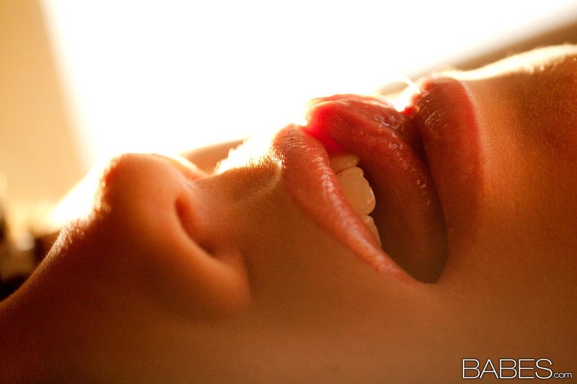 Alexis Adams Shows You Her Tight Pussy