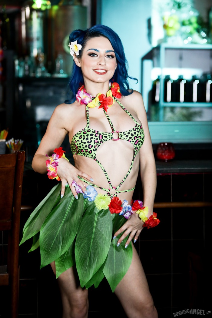 Evil Tiki Babes: Episode 1 - picture 2