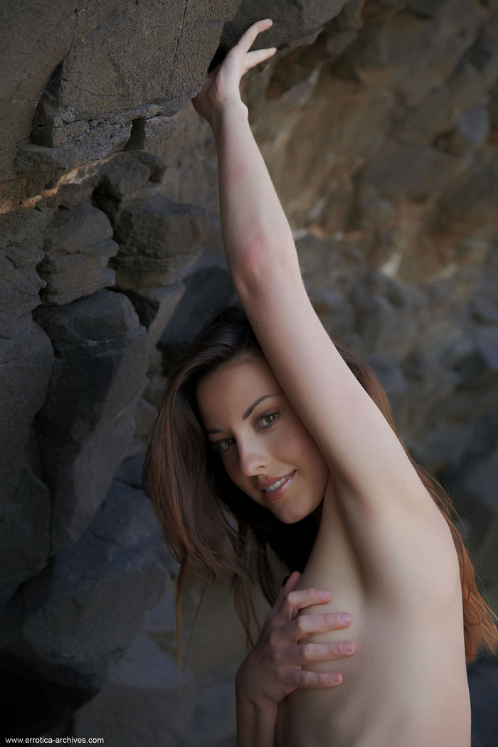 Lorena Trimmed Pussy Expose - picture 6