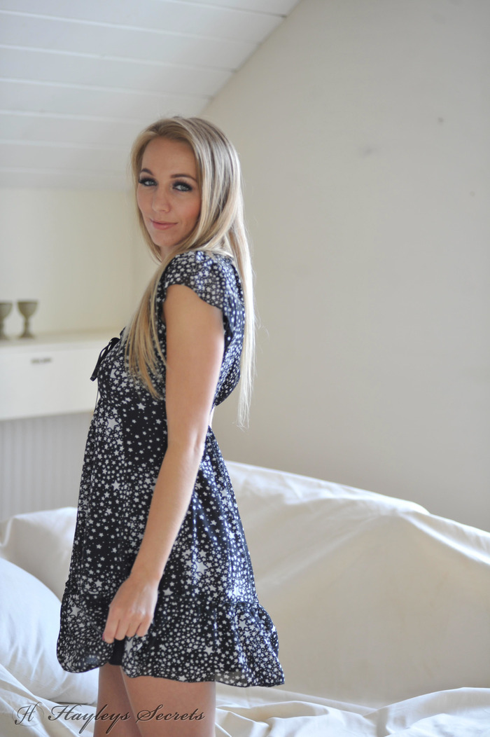 Hayley Marie Getting Hot - picture 1
