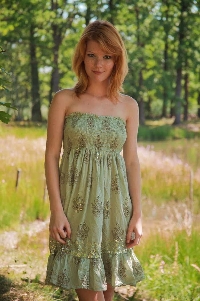 Vivacious redhead Mia Sollis