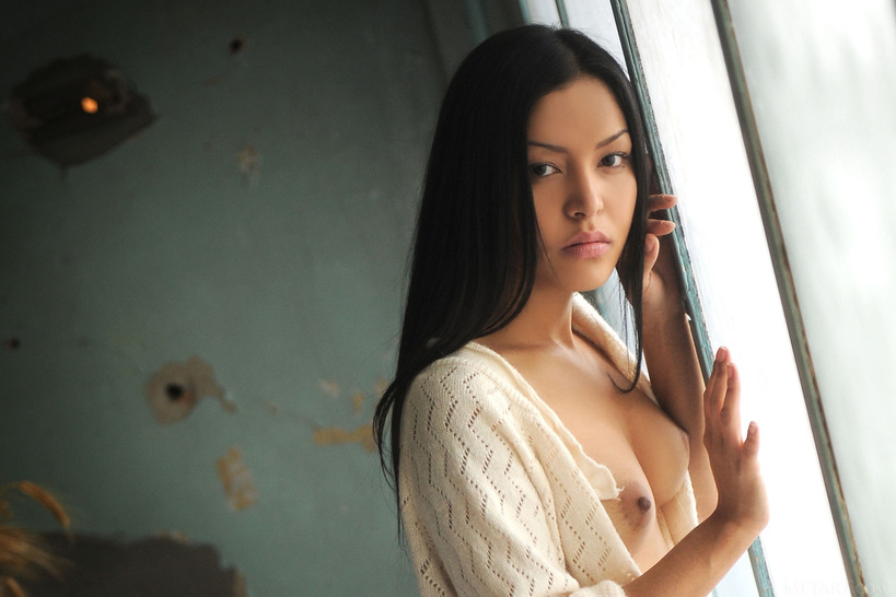 Presenting Chloe Rose