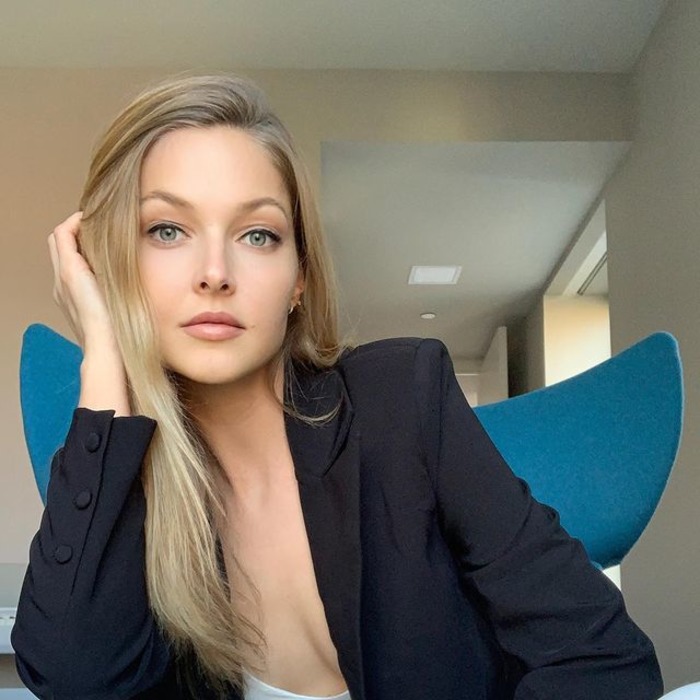 Fashion Model Ashley Smouter - picture 28