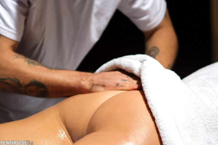 Krissy Lynn Drilled By Massage Therapist