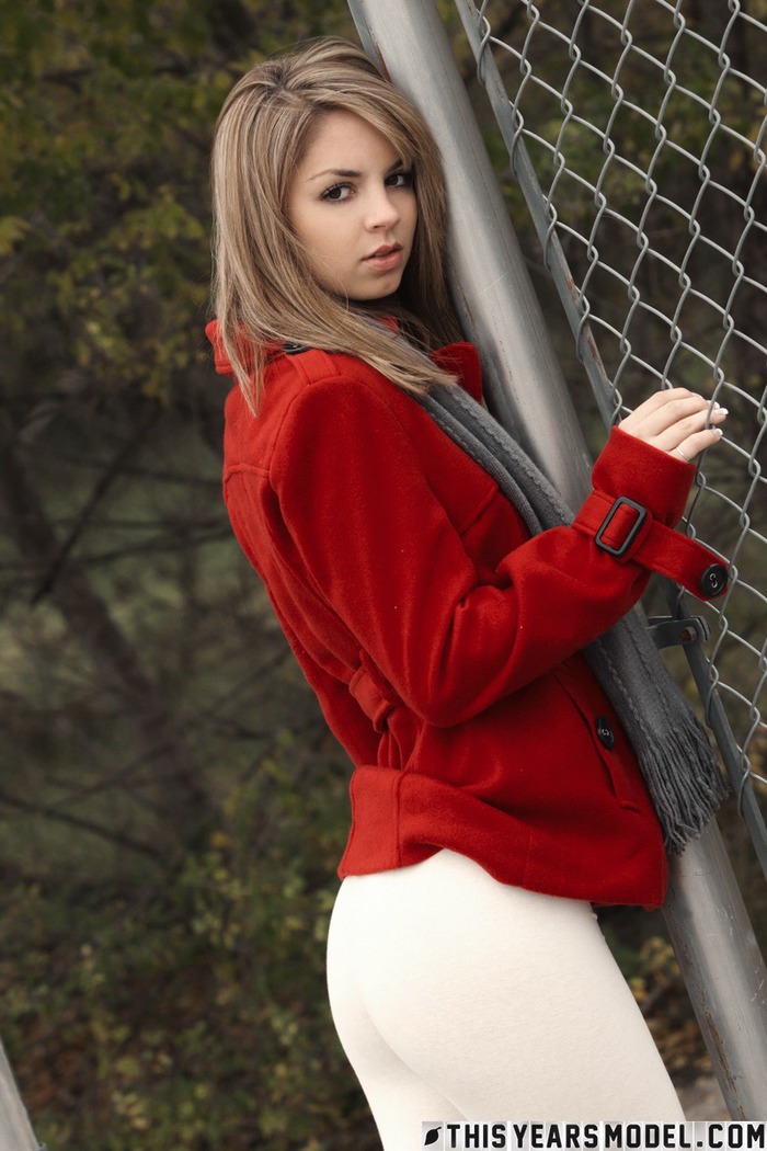 Blonde Cutie Aspen Martin Undressing In The Cold - picture 3