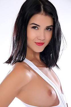 Cute Teen Lady Dee