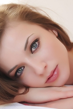 Giulia Sweet Shaved Pussy