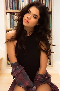 Aarika Wolf Beautiful And Fresh