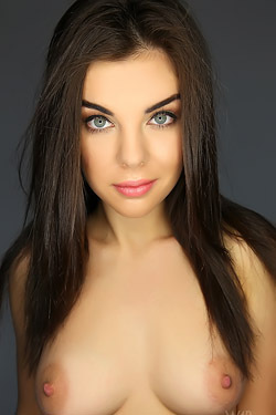 Dakota Gets Naked