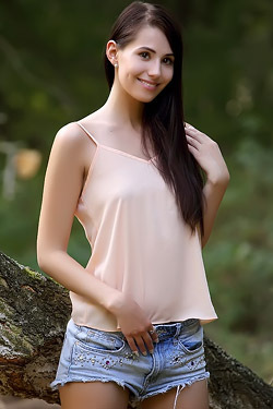 Vanessa Forest Queen