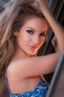 Glamour Babe Kimmy Granger