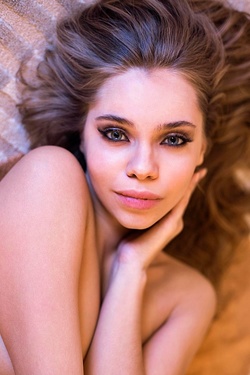 Beautiful Babe Anella