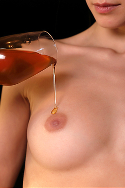 Leona Mia The Sweet Spot