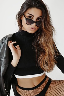 Hot Model Melli Netra