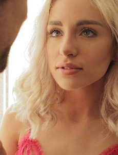 Sensual Sex With Naomi